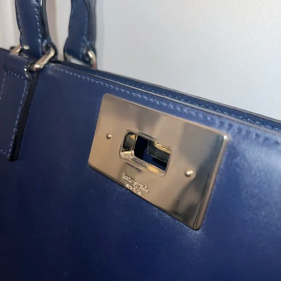 Elegant Navy Blue Leather Handbag - Picture 3 of 6